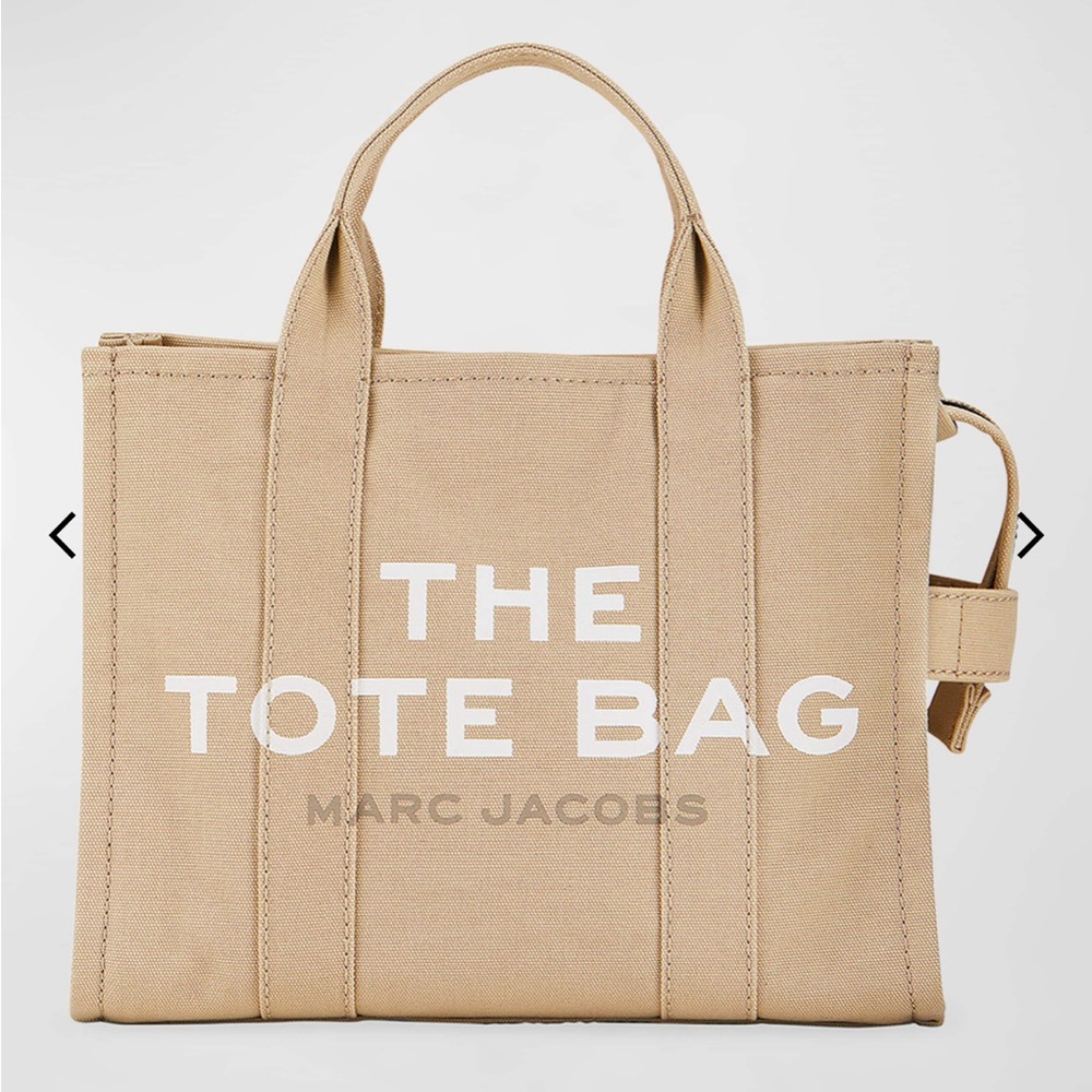 The canvas medium tote bag Marc Jacob’s pre loved well taken care of condition